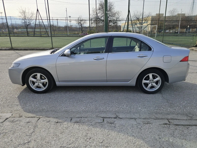 Honda Accord 2.4i-VTEC Executiv, снимка 8 - Автомобили и джипове - 52635960