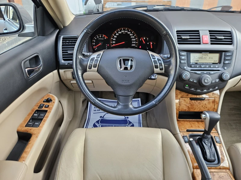 Honda Accord 2.4i-VTEC Executiv, снимка 11 - Автомобили и джипове - 52635960