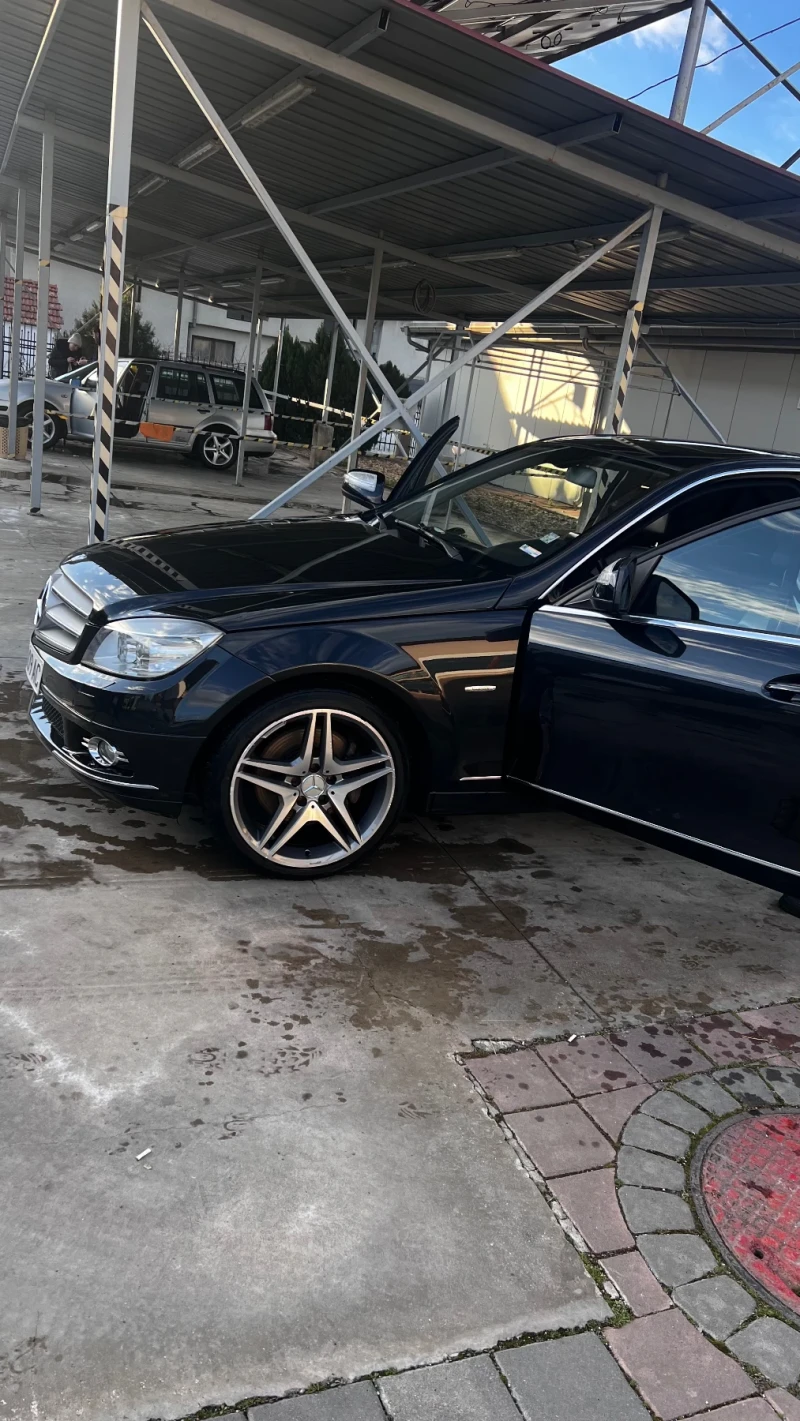 Mercedes-Benz C 320, снимка 12 - Автомобили и джипове - 53111701