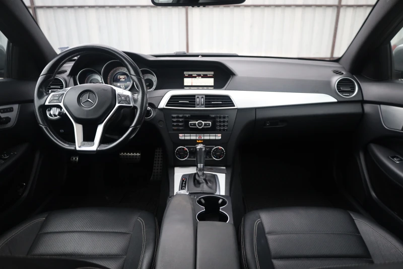 Mercedes-Benz C 250 Coupe AMG FACE PANO HarmanKardon Memory SzH iCarbg, снимка 11 - Автомобили и джипове - 53122687