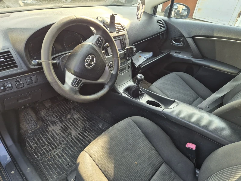 Toyota Avensis, снимка 9 - Автомобили и джипове - 53520865