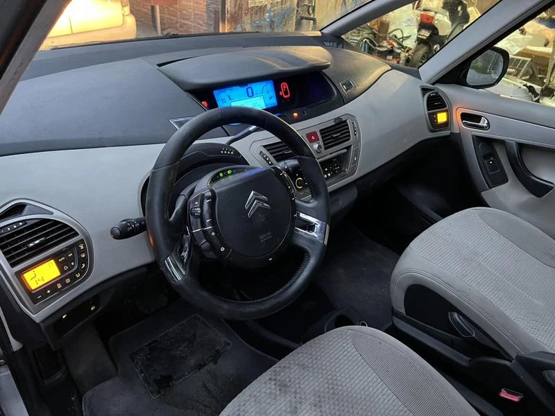 Citroen C4 Picasso 2.0HDI-136кс- Автоматик, снимка 8 - Автомобили и джипове - 36513438