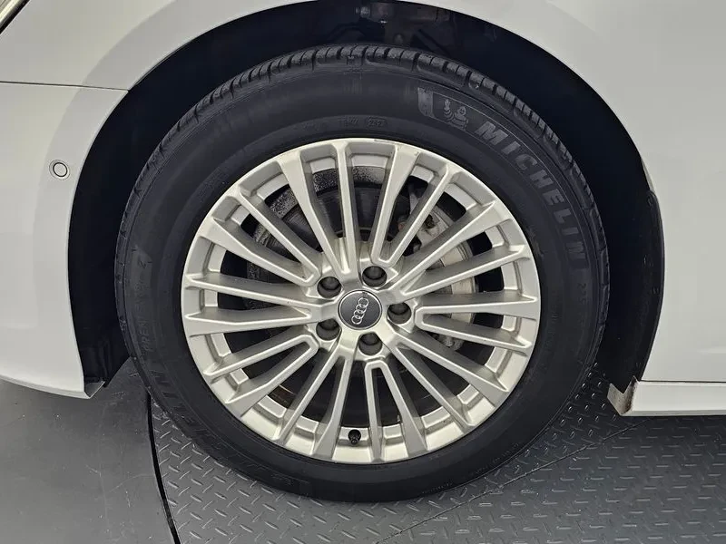 Audi A6 C8 40 TDI Premium, снимка 5 - Автомобили и джипове - 55707528