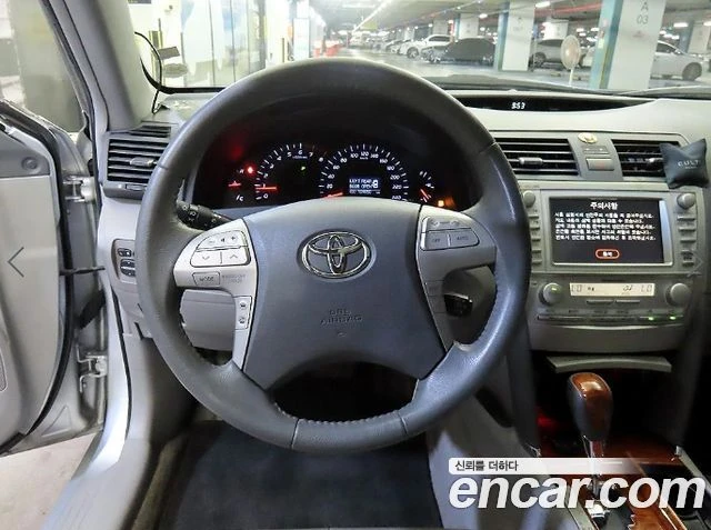 Toyota Camry, снимка 8 - Автомобили и джипове - 56077525