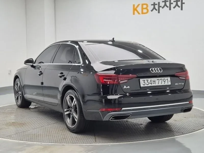 Audi A4 2.0 TFSI Premium - САМО 30% АВАНС, снимка 3 - Автомобили и джипове - 56253841
