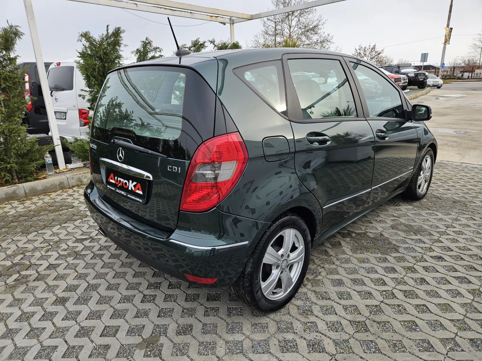 Mercedes-Benz A 200 2.0D-140кс= АВТОМАТ= FACE= NAVI= ПАНОРАМА= PREMIUM - изображение 3