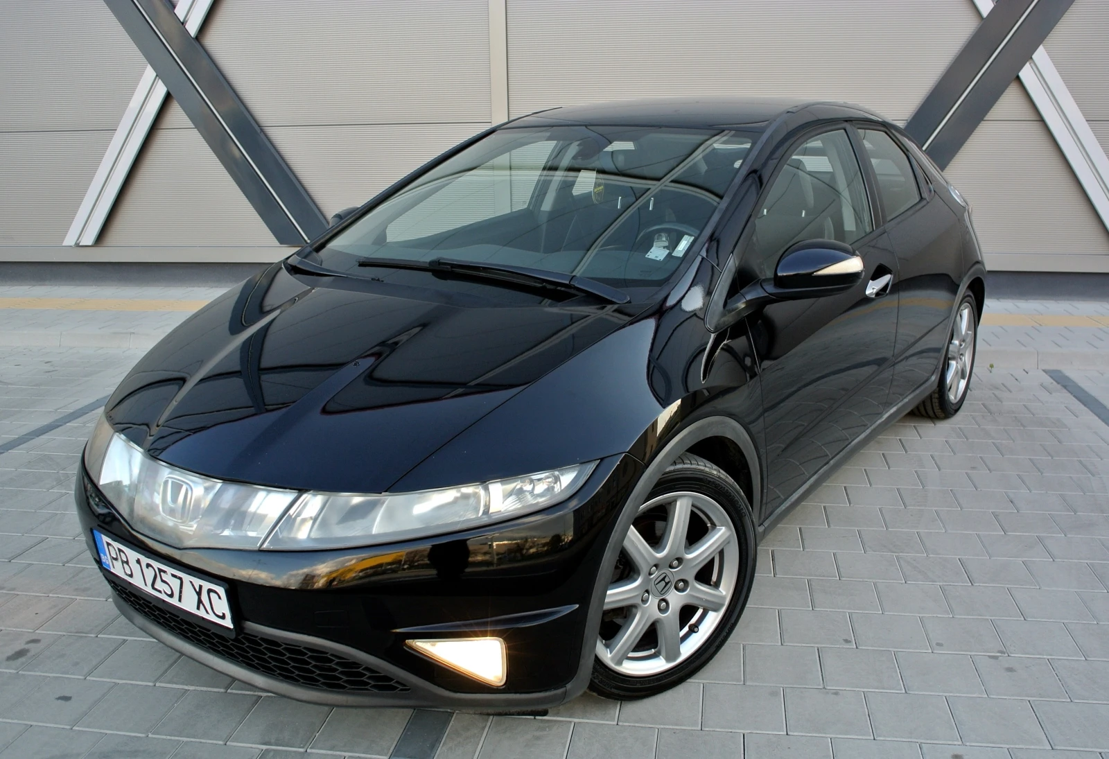Honda Civic 1.8i-VTEC / АВТОМАТИК / F1 ПЕРА / START-STOP / - изображение 6