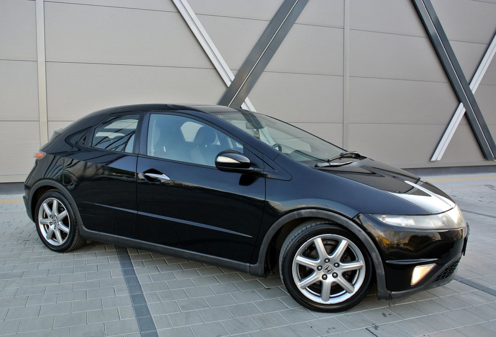 Honda Civic 1.8i-VTEC / АВТОМАТИК / F1 ПЕРА / START-STOP / - изображение 2