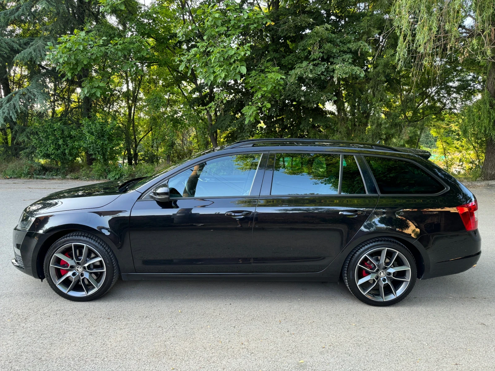 Skoda Octavia 2.0 TDI VRS* DSTR*   PANORAMA* CANTON* KEYLESS - изображение 3