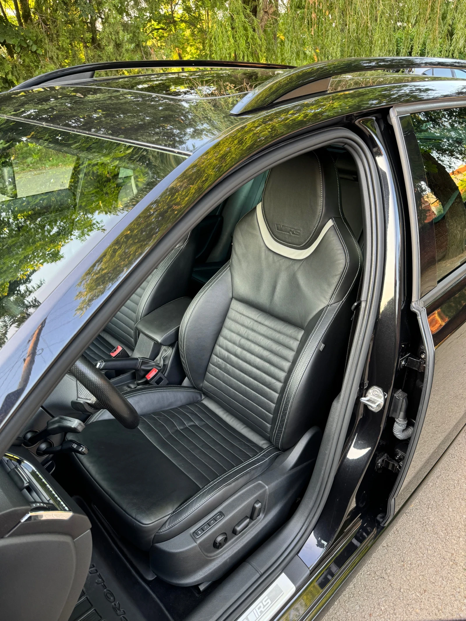 Skoda Octavia 2.0 TDI VRS* DSTR*   PANORAMA* CANTON* KEYLESS - изображение 10