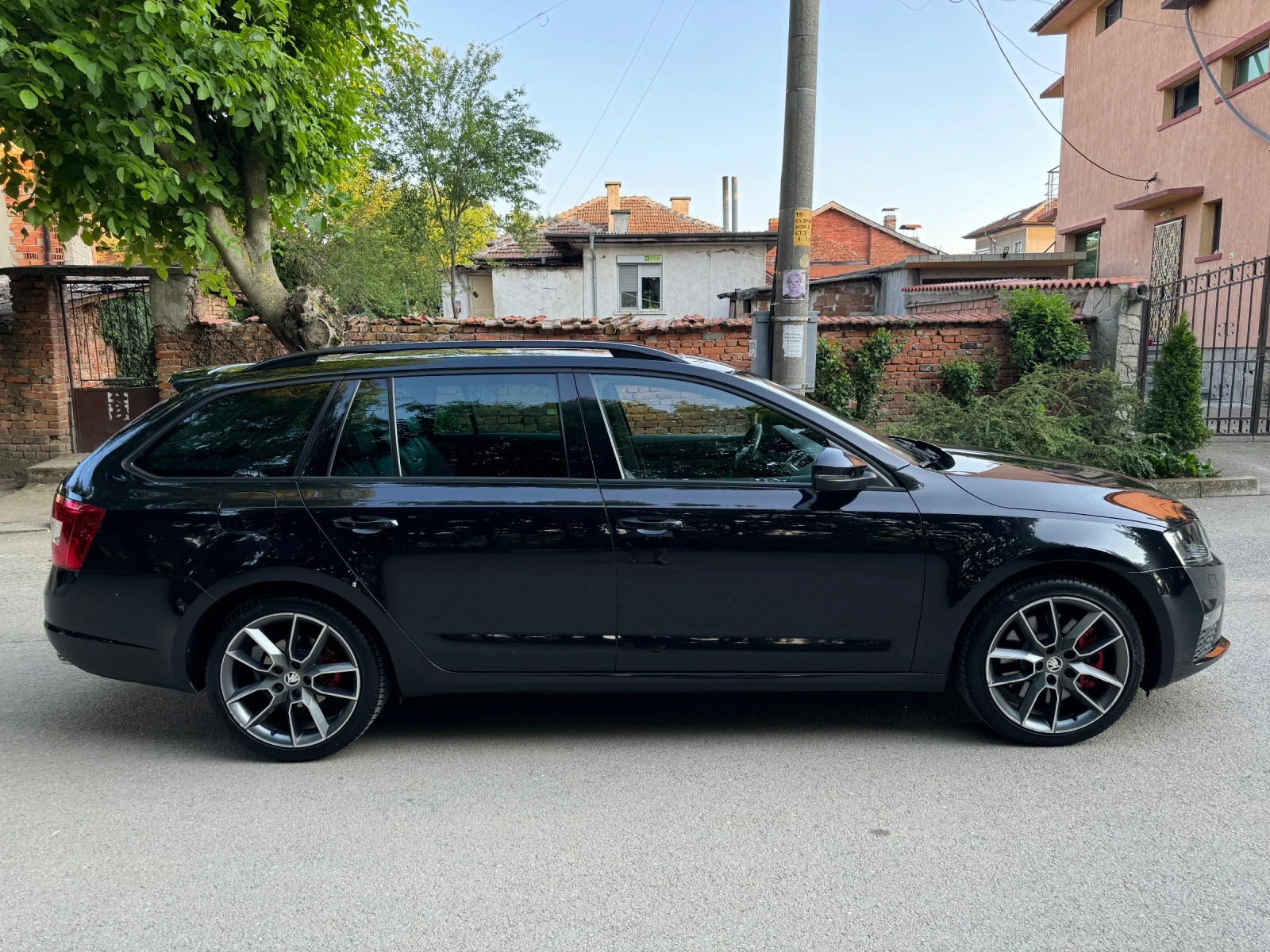 Skoda Octavia 2.0 TDI VRS* DSTR*   PANORAMA* CANTON* KEYLESS - изображение 4