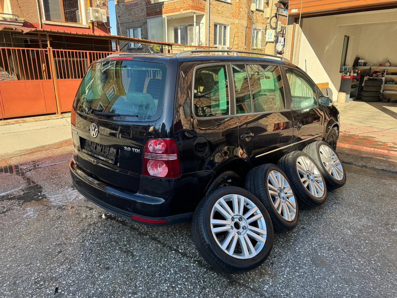 VW Touran  - изображение 2