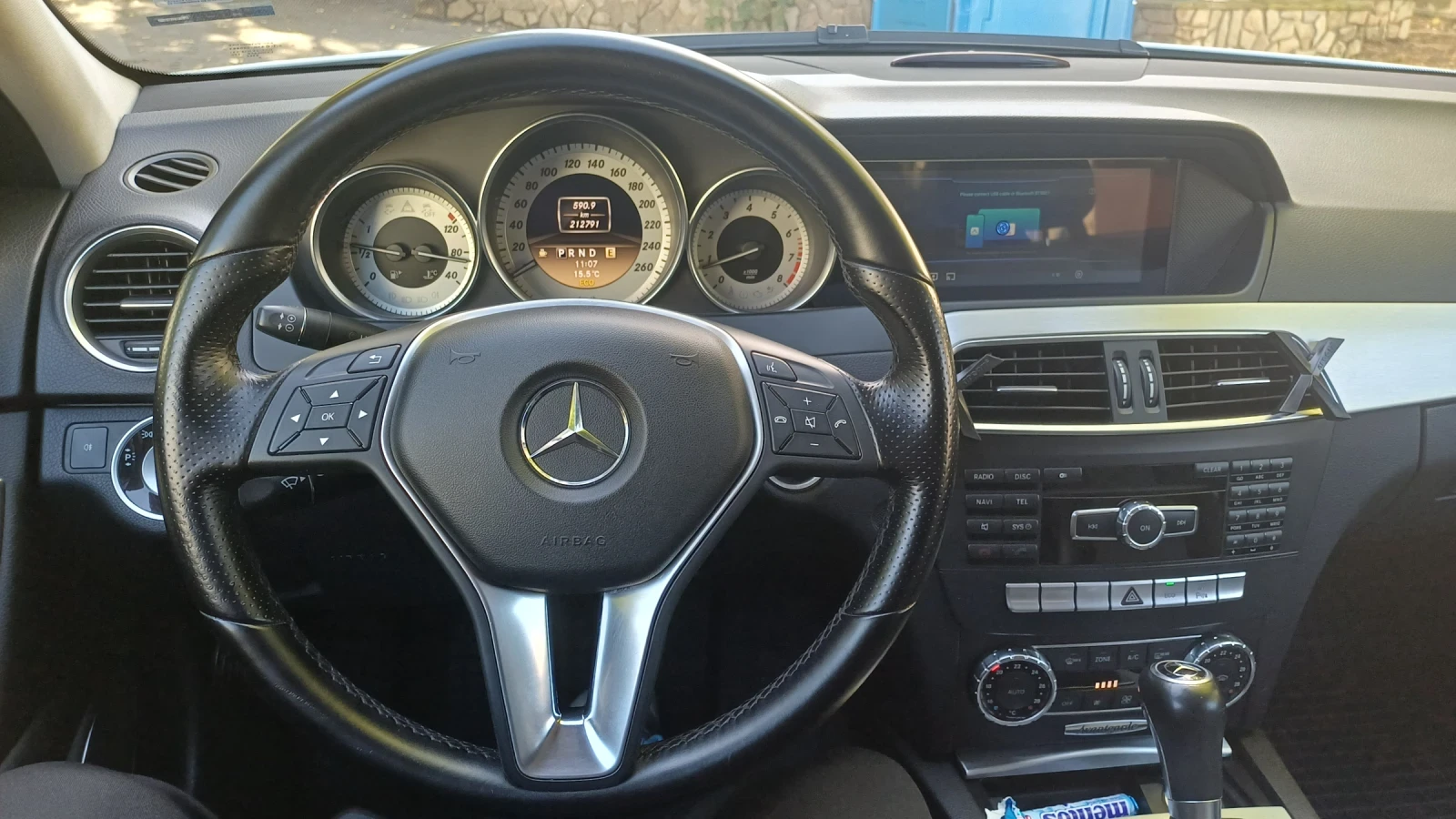 Mercedes-Benz C 200 1.8i  184 к.с Car-Play Android Auto - изображение 8