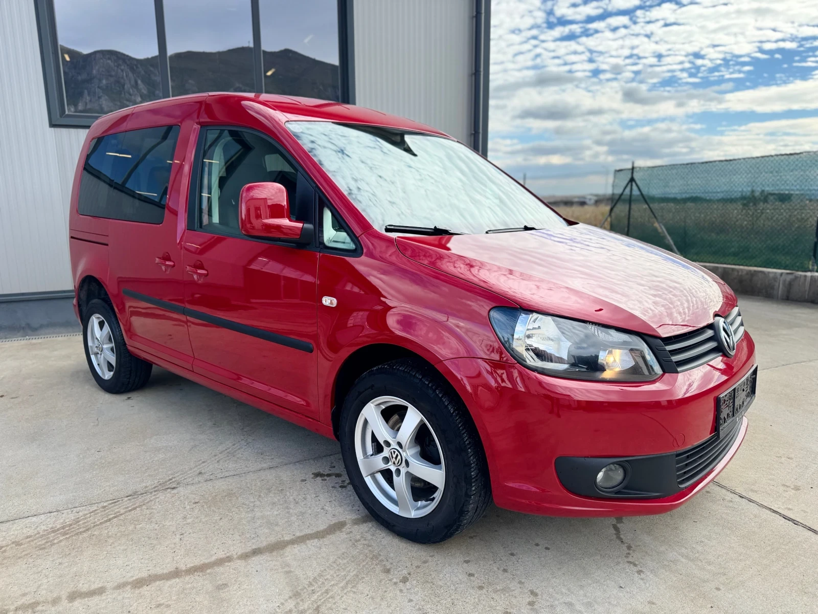 VW Caddy 2.0TDI 4X4 - изображение 8