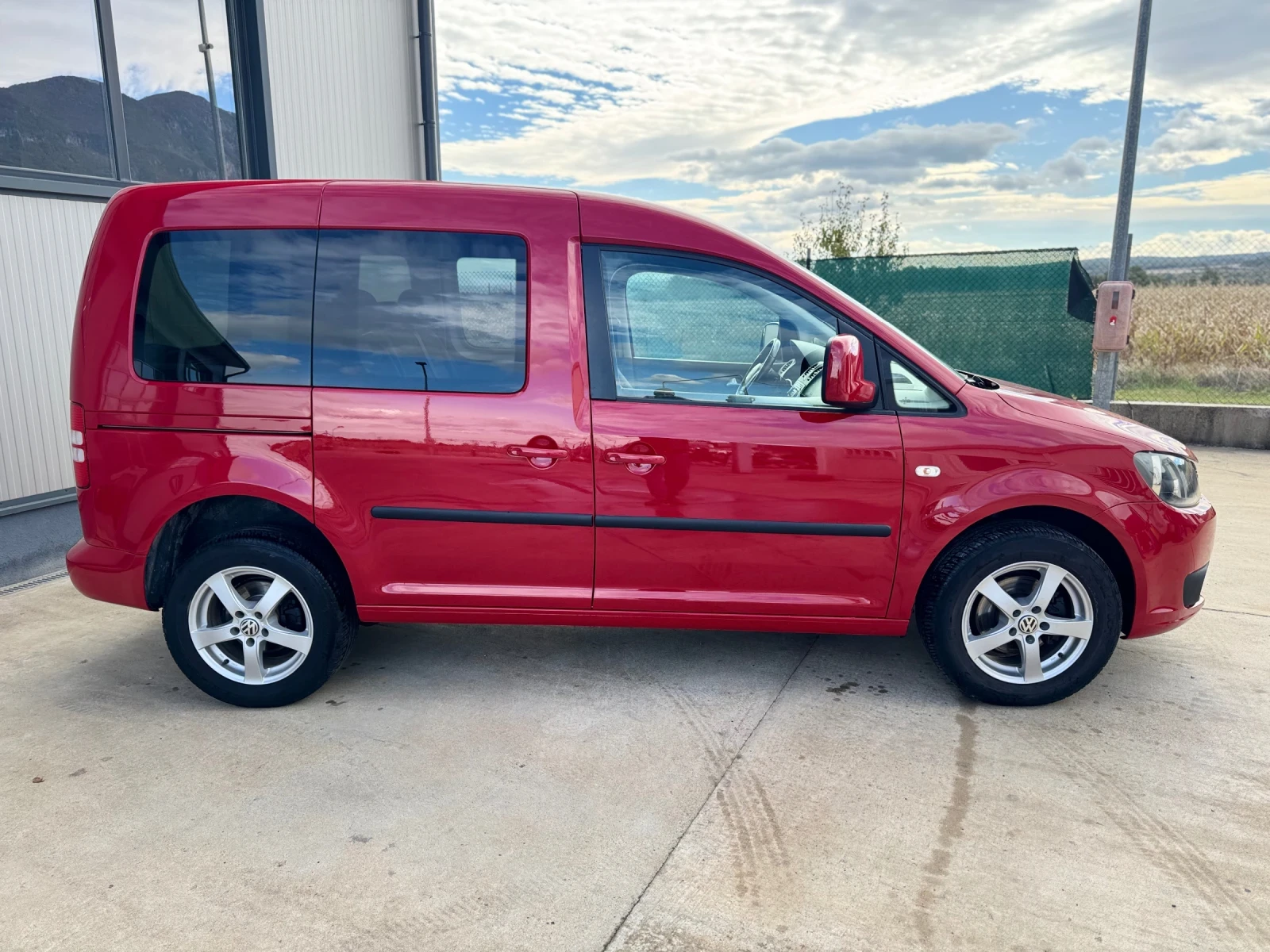 VW Caddy 2.0TDI 4X4 - изображение 7