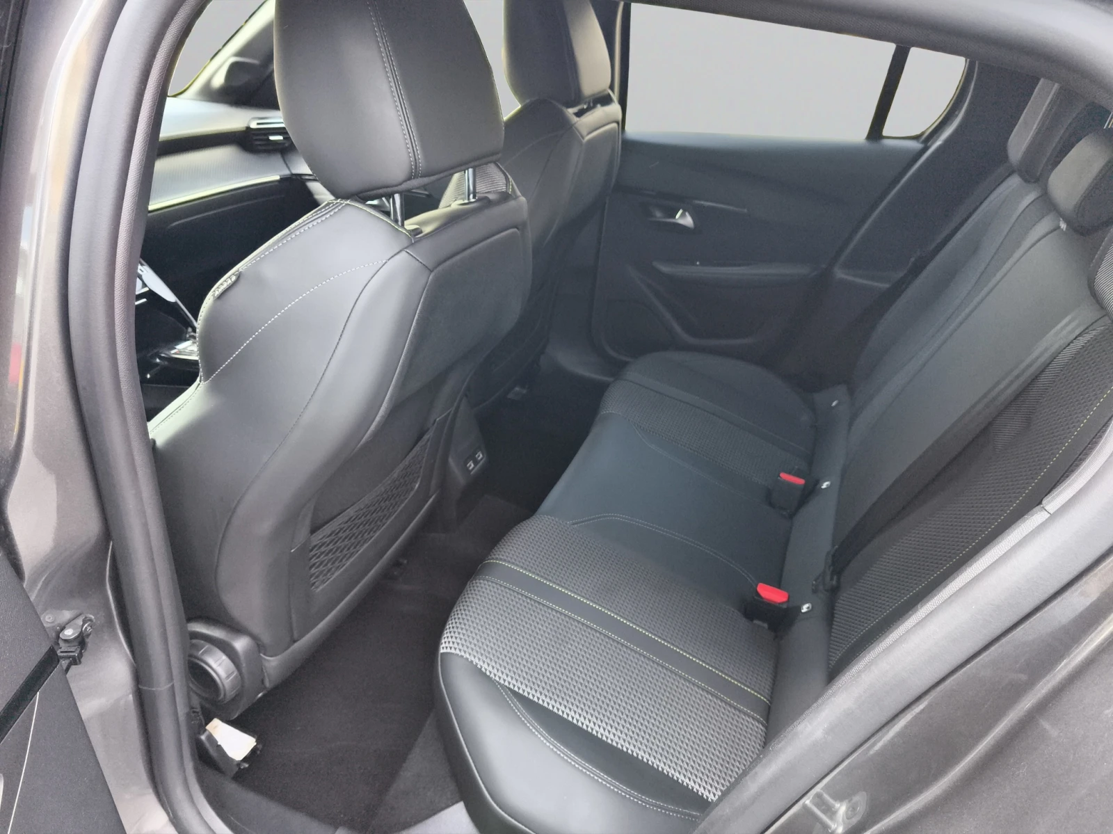 Peugeot 208   | Mobile.bg   11