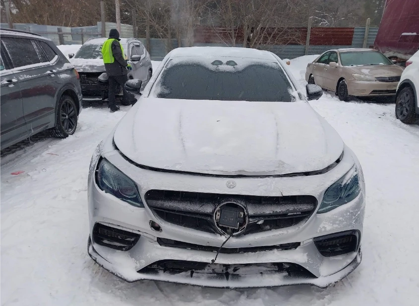 Mercedes-Benz E 63 AMG S 4MATIC  - изображение 2