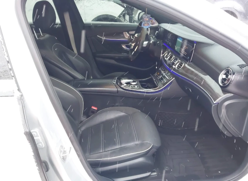 Mercedes-Benz E 63 AMG S 4MATIC  - изображение 7