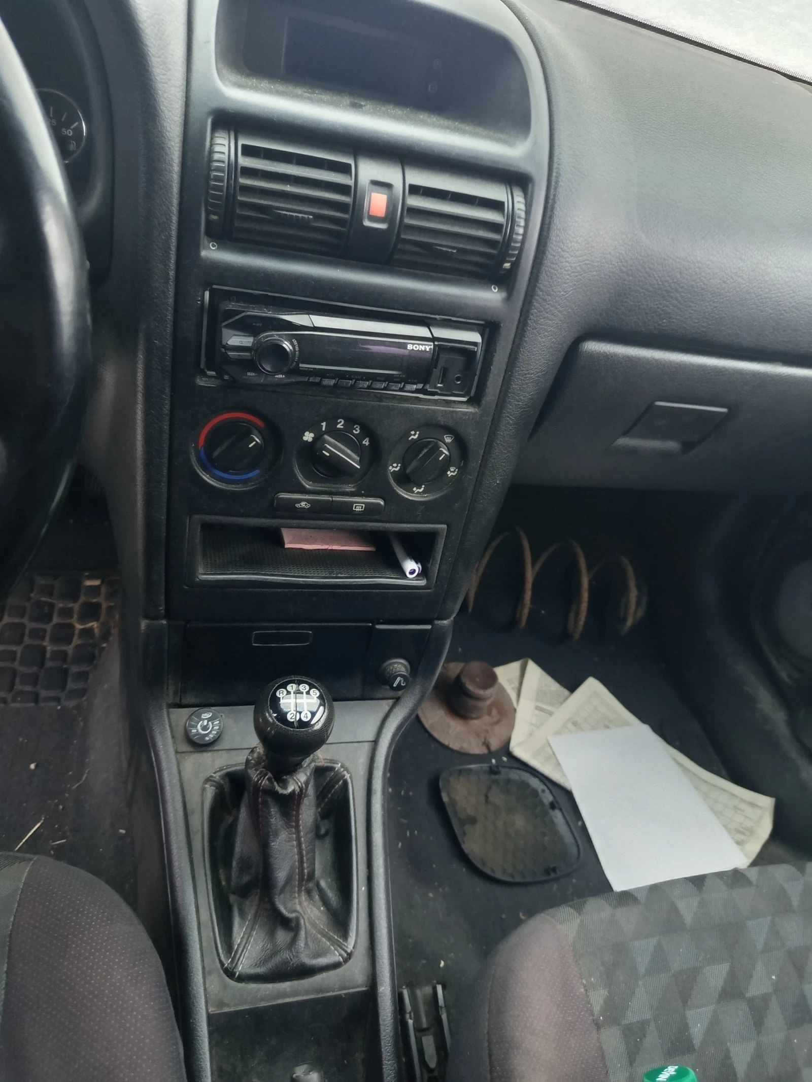 Opel Astra 1.4, снимка 4 - Автомобили и джипове - 54272117