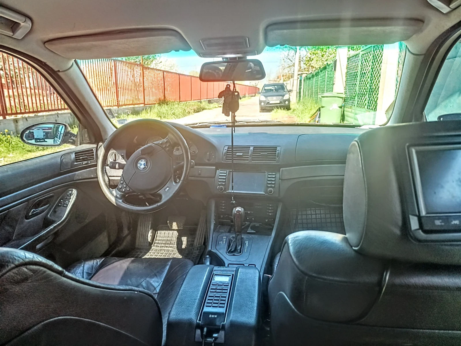 BMW 523 2.5i , снимка 9 - Автомобили и джипове - 54305193