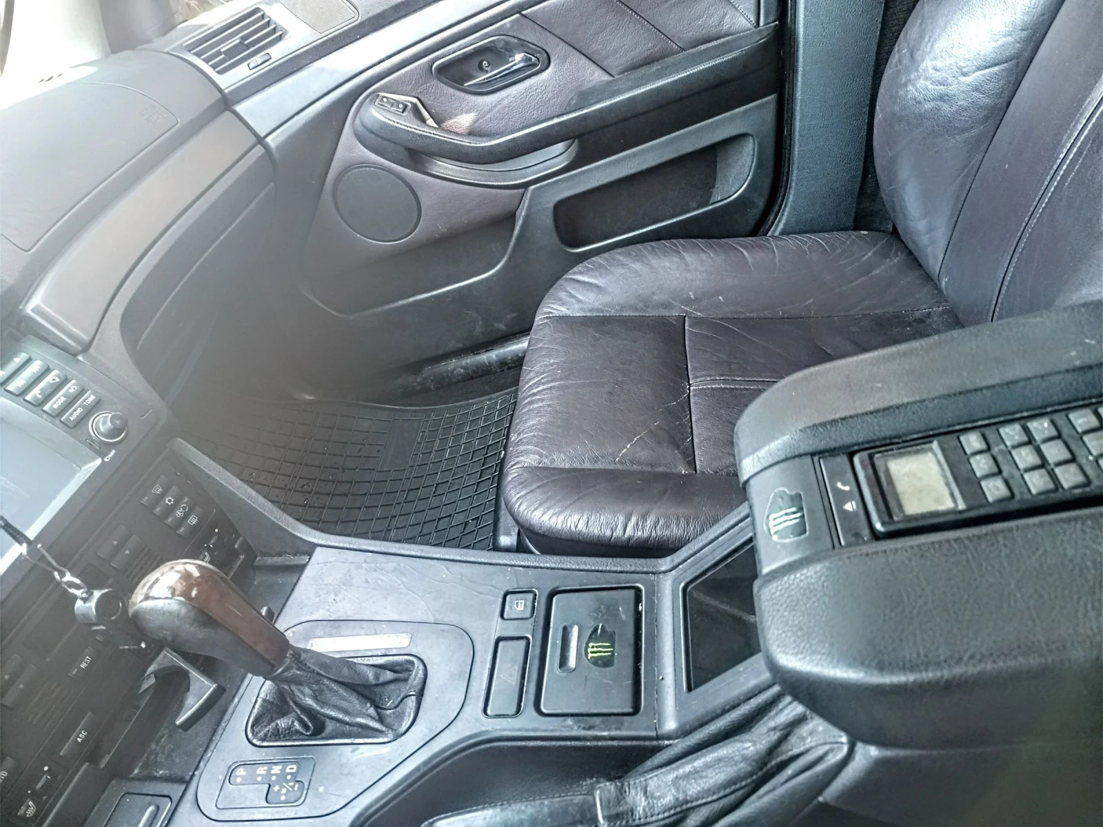 BMW 523 2.5i , снимка 8 - Автомобили и джипове - 54305193