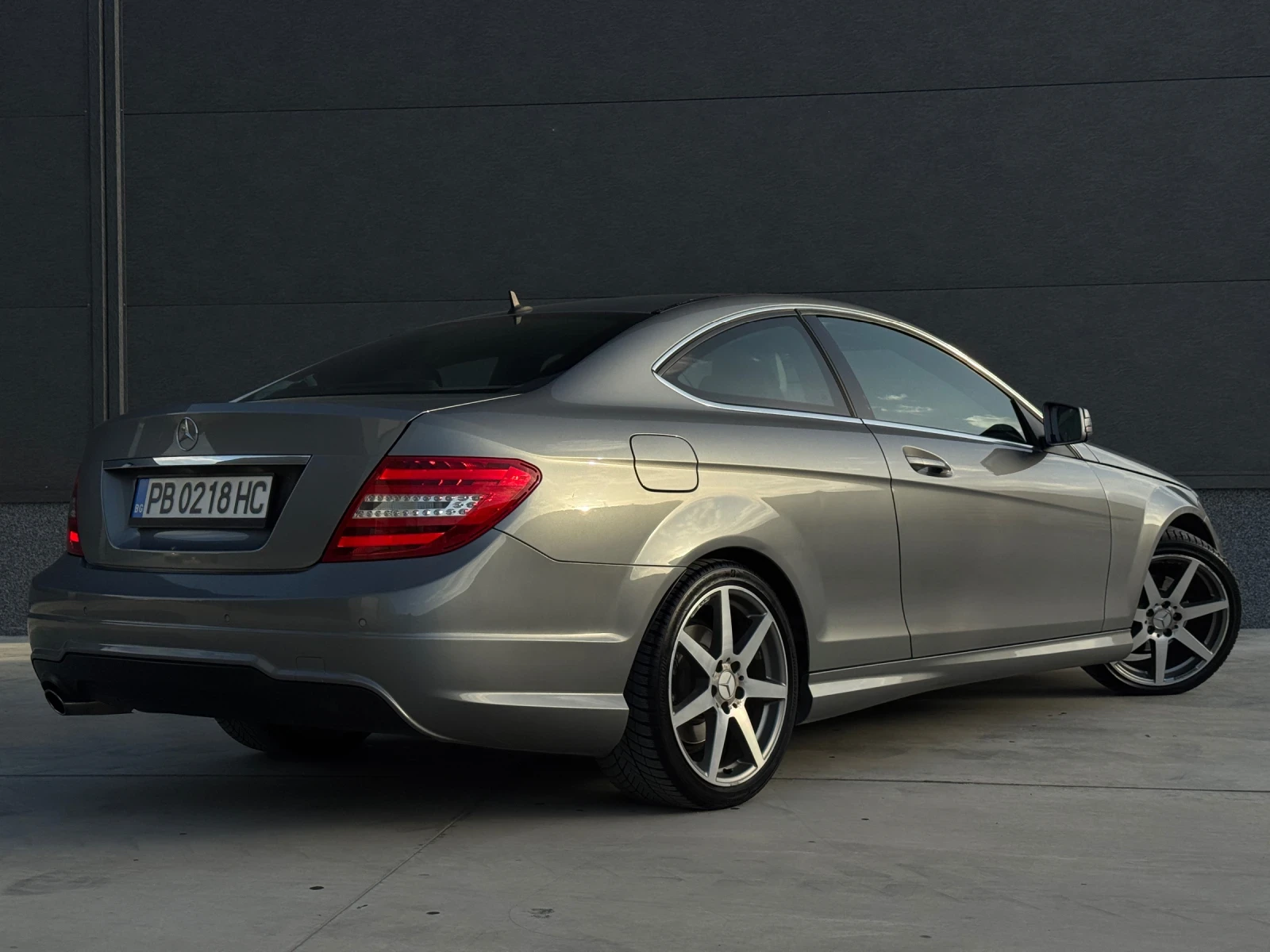 Mercedes-Benz C 180 Edition1 AMG пакет, снимка 3 - Автомобили и джипове - 54518549
