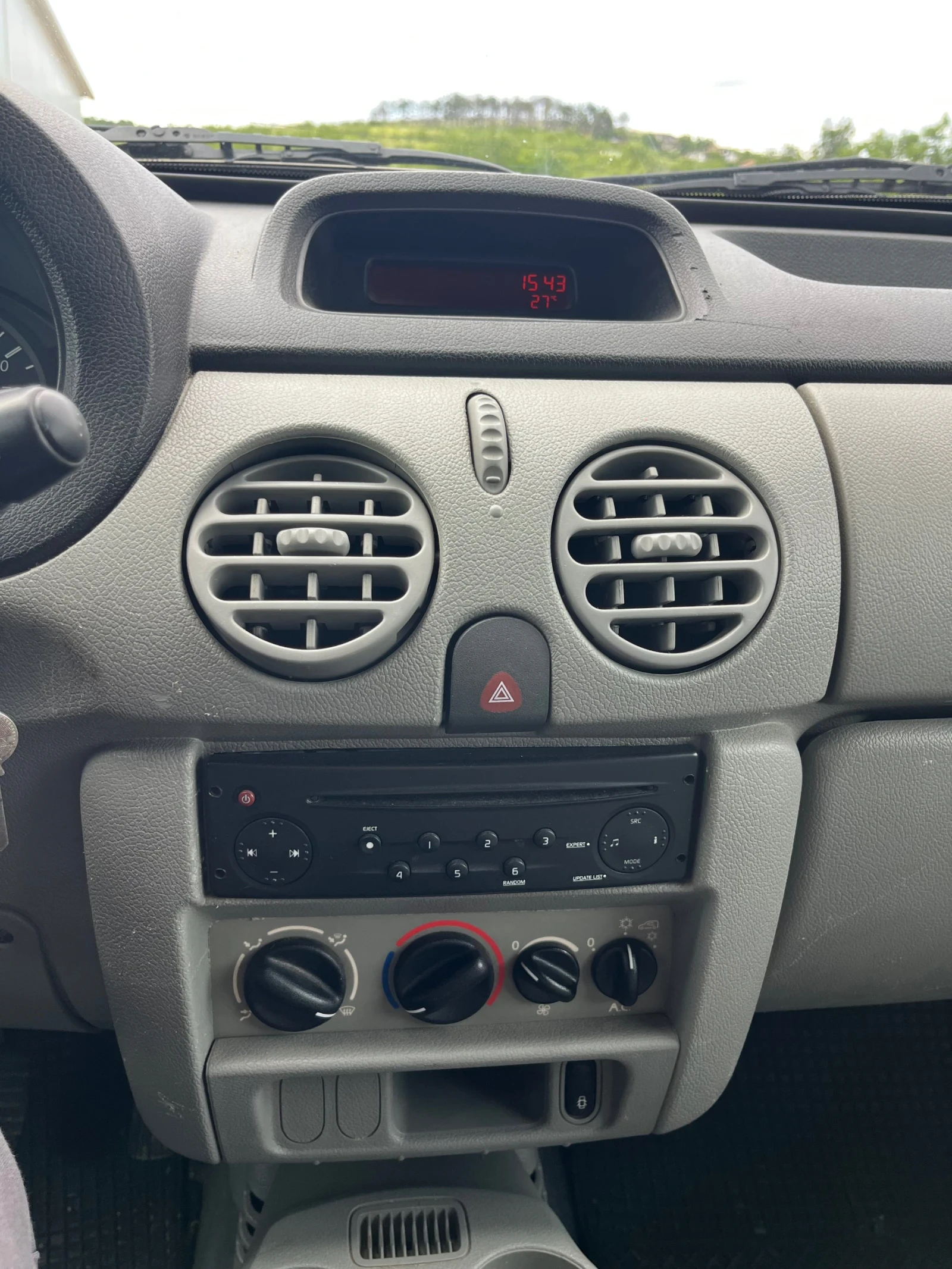 Renault Kangoo 1.6i ГАЗ, снимка 9 - Автомобили и джипове - 54669735