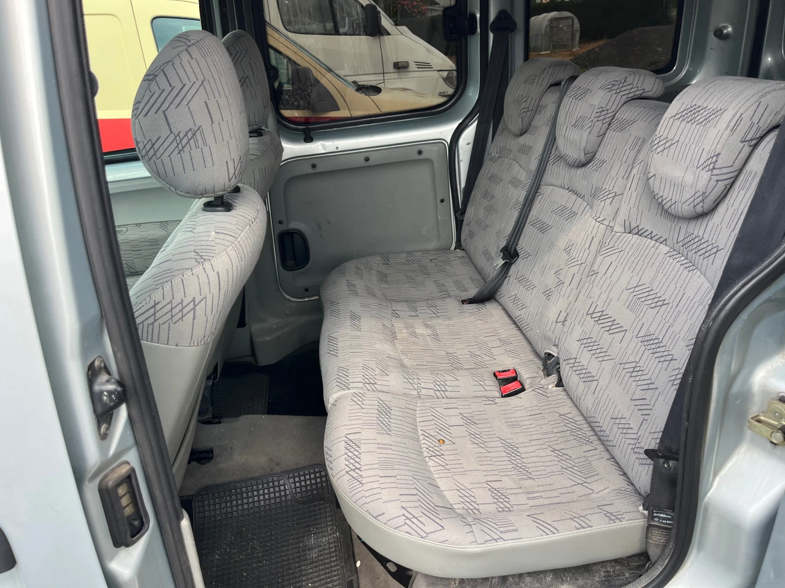 Renault Kangoo 1.6i ГАЗ, снимка 12 - Автомобили и джипове - 54669735