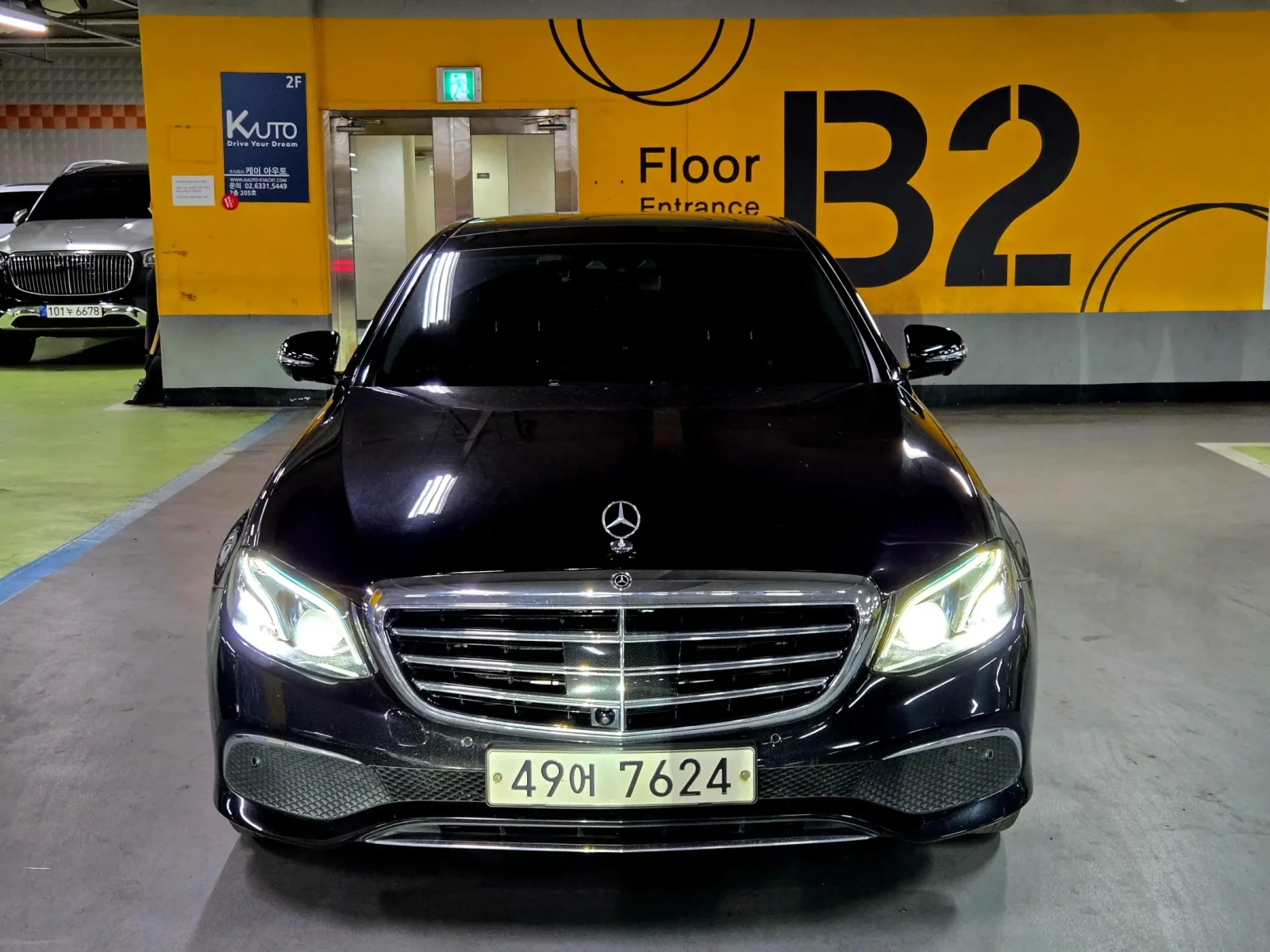 Mercedes-Benz E 400 BURMESTER* 360* HUD* Подгрев/Oбдух* LaneAssist* Am, снимка 3 - Автомобили и джипове - 54724616