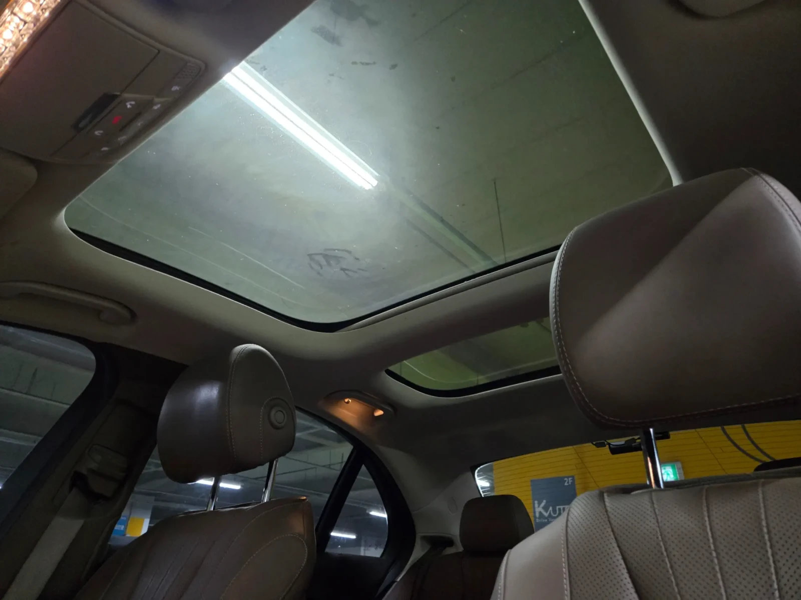 Mercedes-Benz E 400 BURMESTER* 360* HUD* Подгрев/Oбдух* LaneAssist* Am, снимка 16 - Автомобили и джипове - 54724616