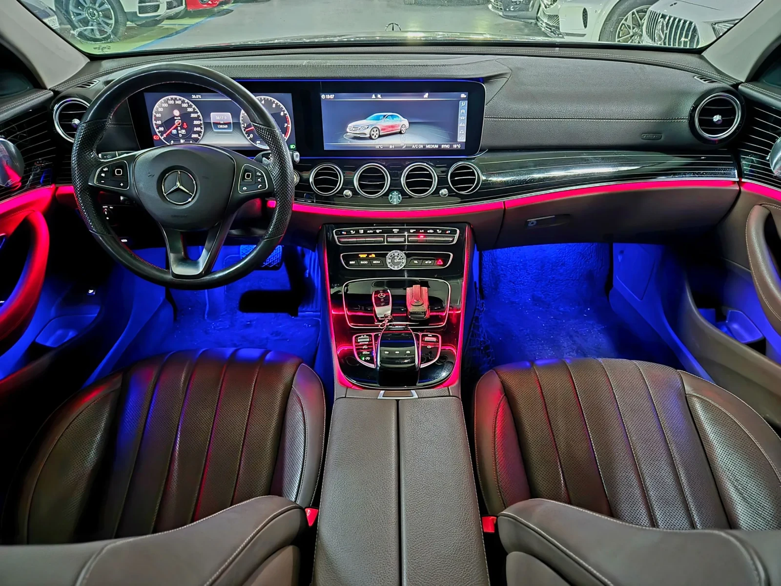 Mercedes-Benz E 400 BURMESTER* 360* HUD* Подгрев/Oбдух* LaneAssist* Am, снимка 6 - Автомобили и джипове - 54724616