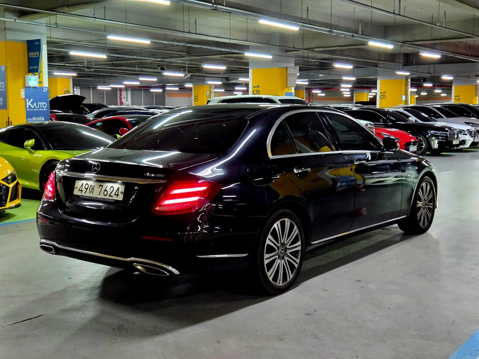 Mercedes-Benz E 400 BURMESTER* 360* HUD* Подгрев/Oбдух* LaneAssist* Am, снимка 2 - Автомобили и джипове - 54724616