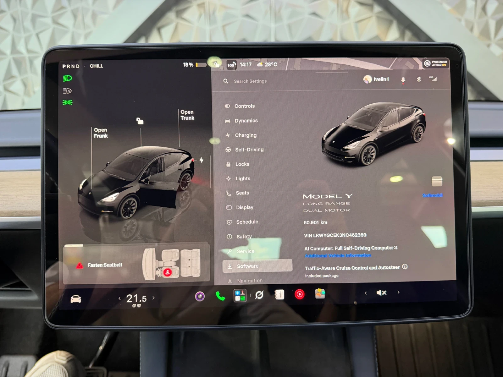 Tesla Model Y LONG RANGE * DUALMOTOR * 78.1 kw * , снимка 8 - Автомобили и джипове - 54968163