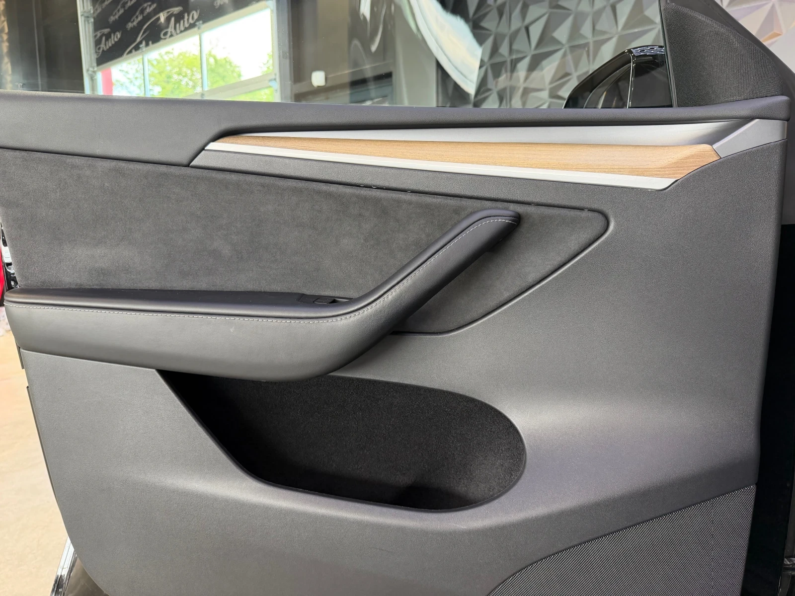 Tesla Model Y LONG RANGE * DUALMOTOR * 78.1 kw * , снимка 12 - Автомобили и джипове - 54968163