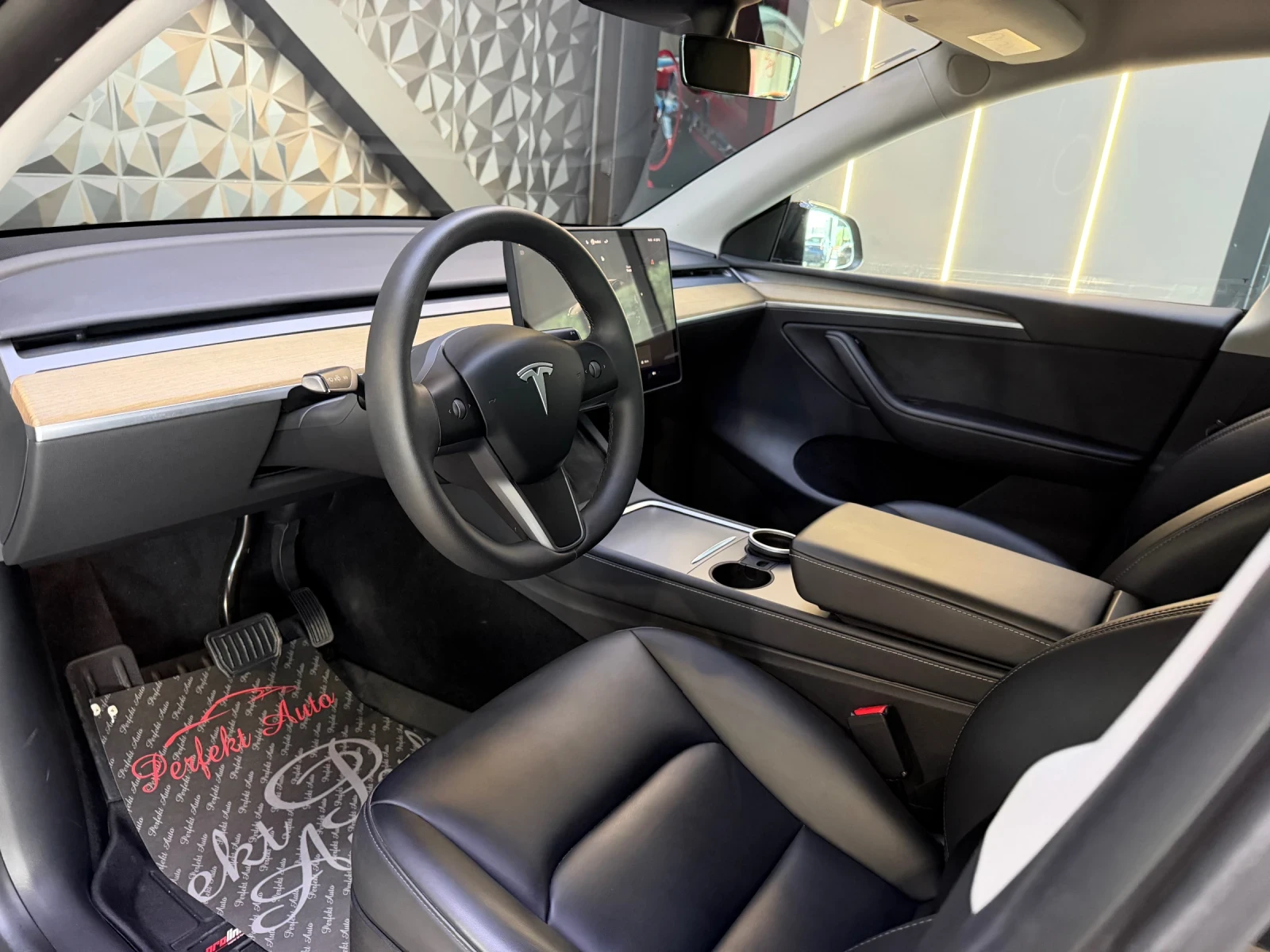 Tesla Model Y LONG RANGE * DUALMOTOR * 78.1 kw * , снимка 6 - Автомобили и джипове - 54968163