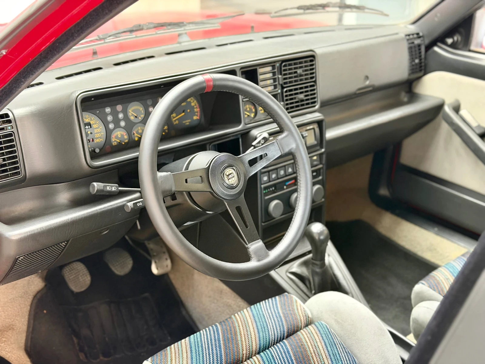 Lancia Delta 2.0 HF Integrale RECARO , снимка 9 - Автомобили и джипове - 55639155