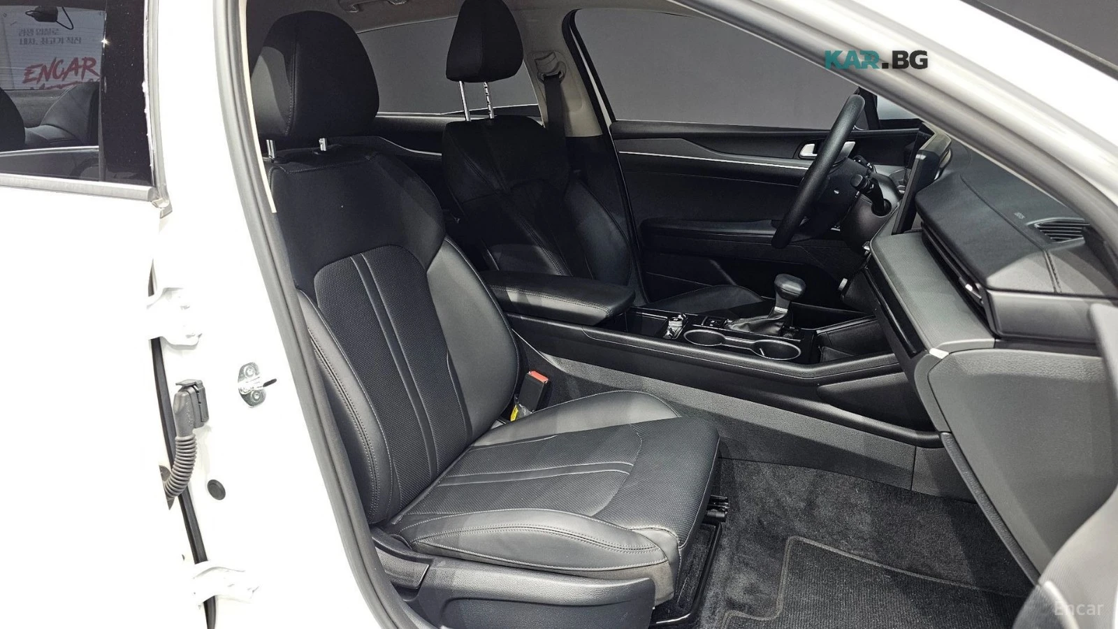 Kia K5 TRENDY* 2.0* LPG* ПОДГРЕВ* КАМЕРА* KEYLESS* , снимка 9 - Автомобили и джипове - 55748510
