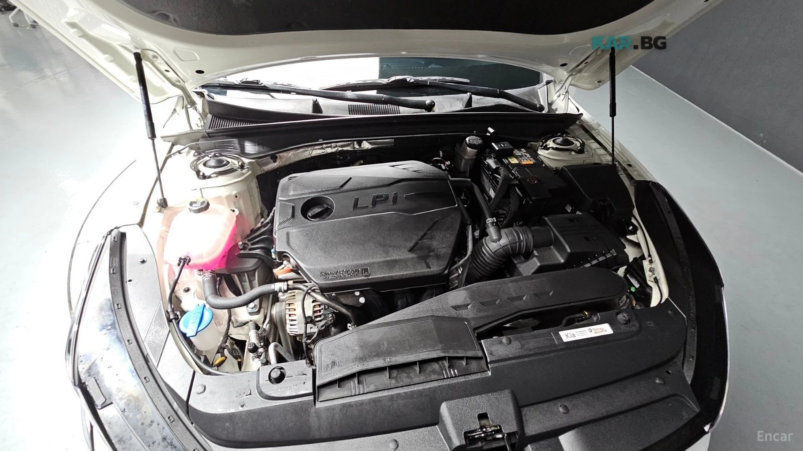 Kia K5 TRENDY* 2.0* LPG* ПОДГРЕВ* КАМЕРА* KEYLESS* , снимка 17 - Автомобили и джипове - 55748510