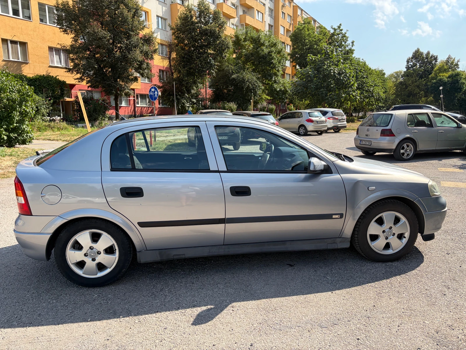 Opel Astra 1, 6, снимка 7 - Автомобили и джипове - 55786442