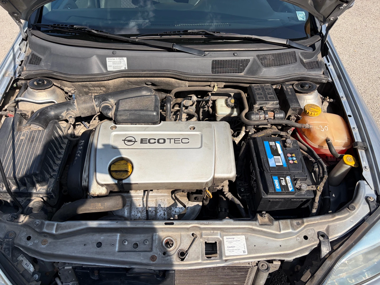 Opel Astra 1, 6, снимка 9 - Автомобили и джипове - 55786442