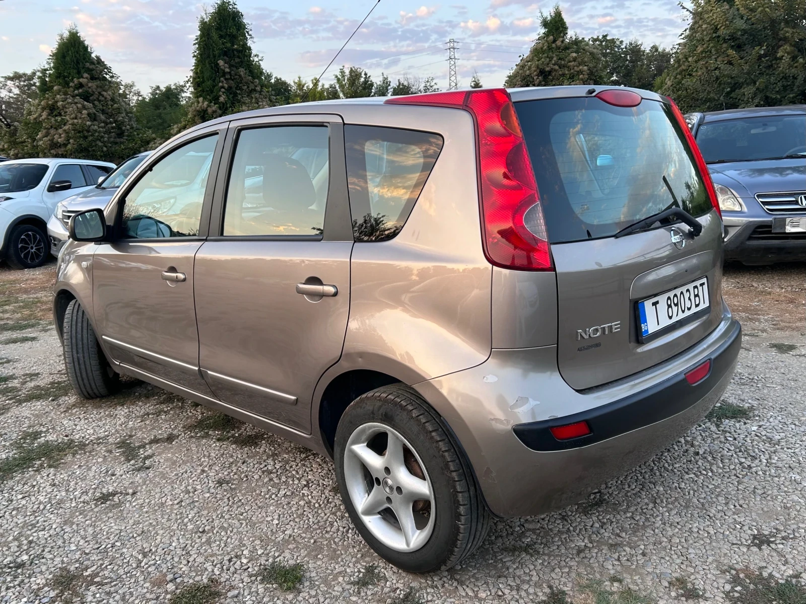 Nissan Note 1.4i KeyLess * Климатроник* Navi, снимка 4 - Автомобили и джипове - 55827035