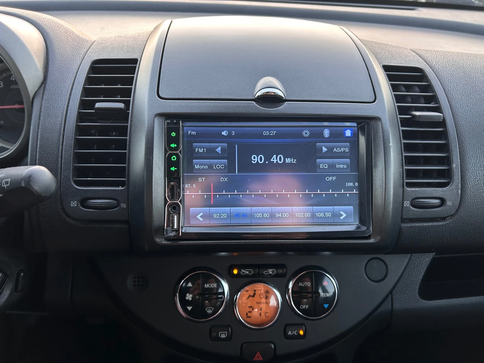 Nissan Note 1.4i KeyLess * Климатроник* Navi, снимка 9 - Автомобили и джипове - 55827035