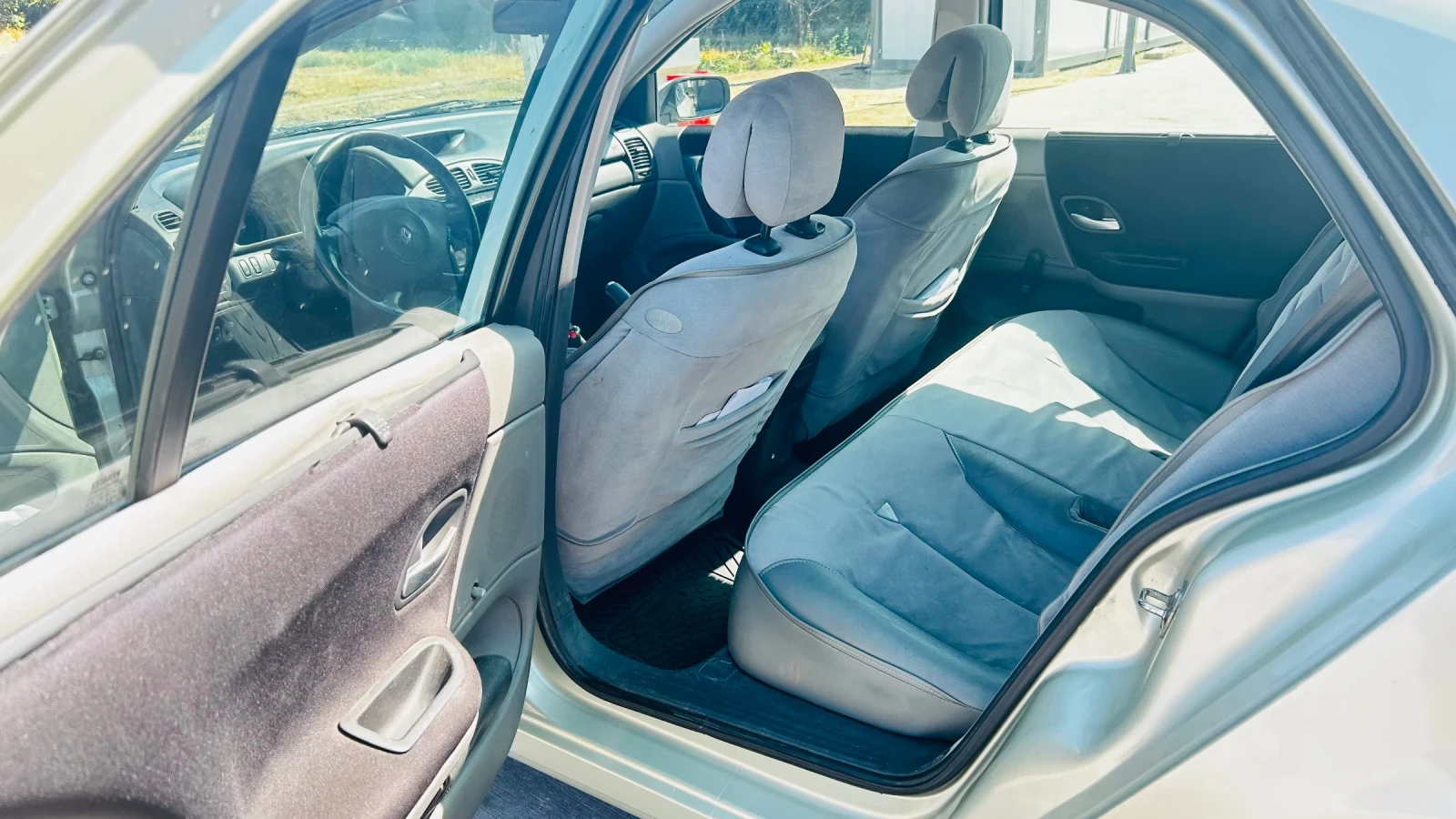 Renault Laguna Хечбек, снимка 10 - Автомобили и джипове - 56008283