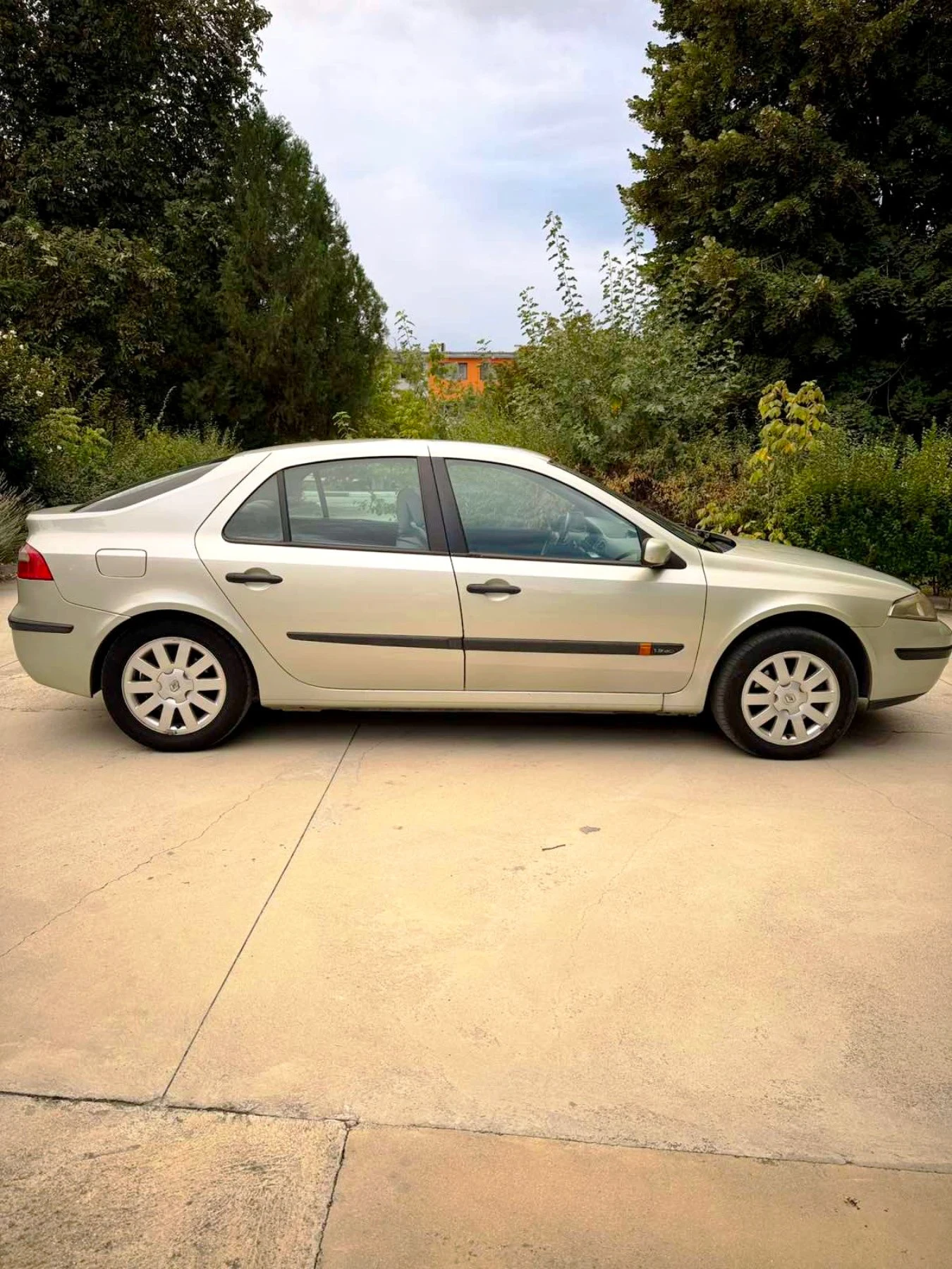 Renault Laguna Хечбек, снимка 5 - Автомобили и джипове - 56008283