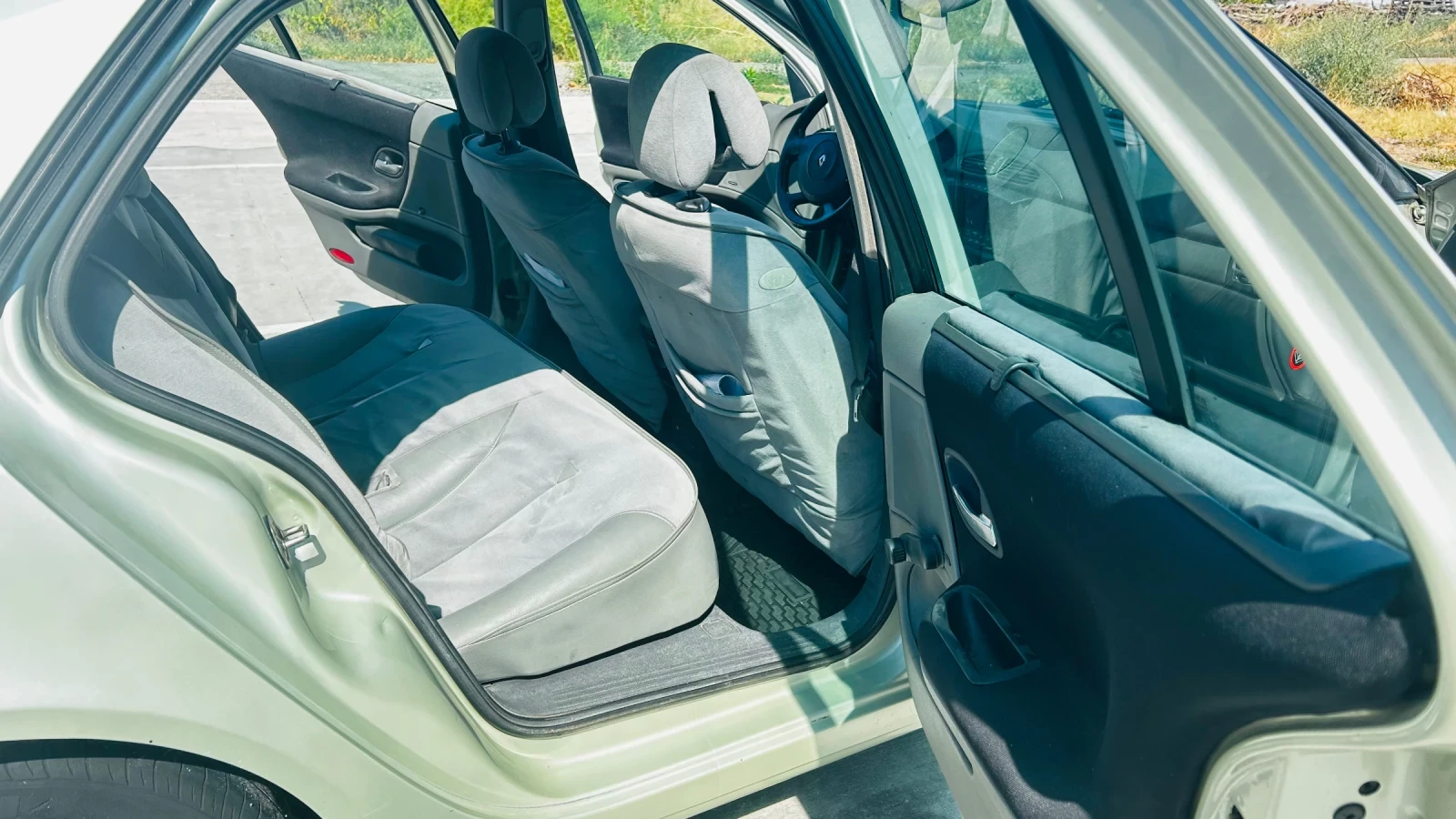Renault Laguna Хечбек, снимка 12 - Автомобили и джипове - 56008283