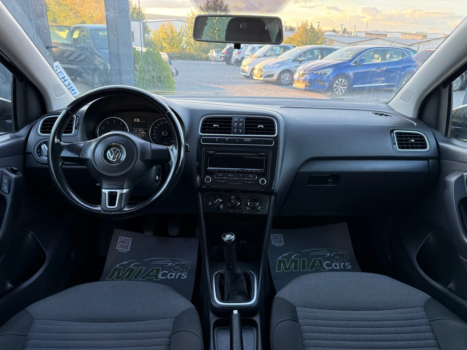VW Polo 1.2BENZIN* EURO5* ДВА КЛЮЧА* СЕРВ.КНИЖКА, снимка 12 - Автомобили и джипове - 56267425