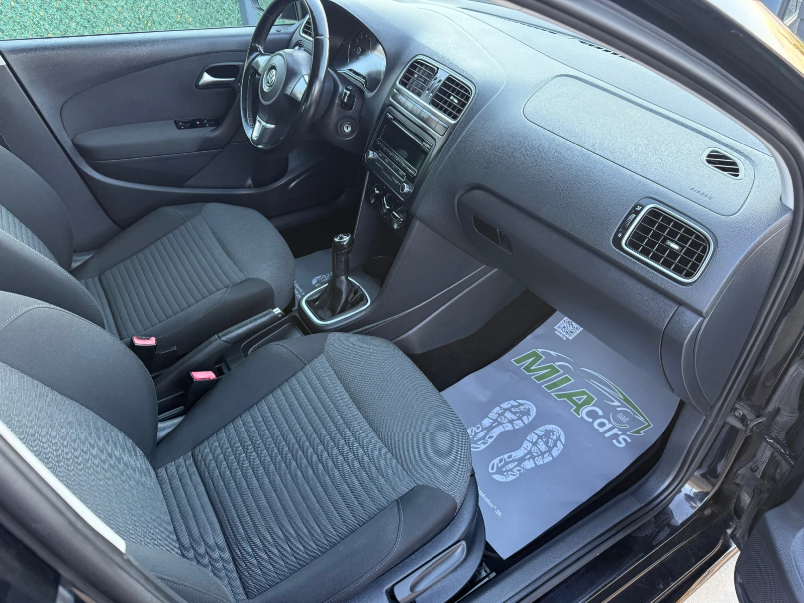 VW Polo 1.2BENZIN* EURO5* ДВА КЛЮЧА* СЕРВ.КНИЖКА, снимка 14 - Автомобили и джипове - 56267425