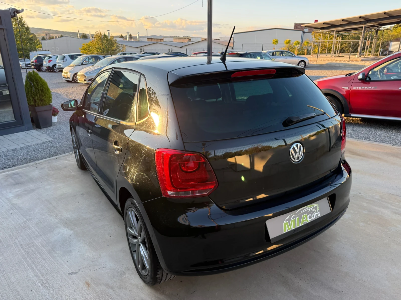 VW Polo 1.2BENZIN* EURO5* ДВА КЛЮЧА* СЕРВ.КНИЖКА, снимка 3 - Автомобили и джипове - 56267425