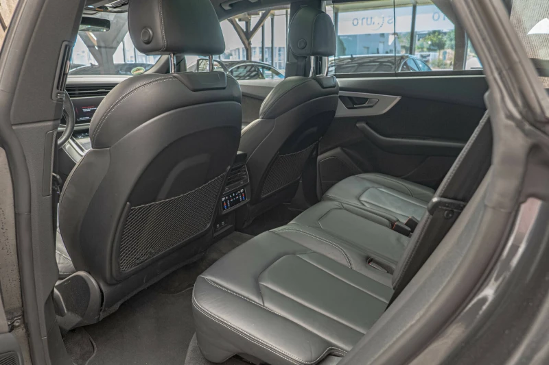 Audi SQ8 4.0TFSI/Bang&Olufsen/HD Matrix Led/Distronik/Панор, снимка 9 - Автомобили и джипове - 51646138