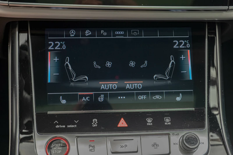 Audi SQ8 4.0TFSI/Bang&Olufsen/HD Matrix Led/Distronik/Панор, снимка 13 - Автомобили и джипове - 51646138